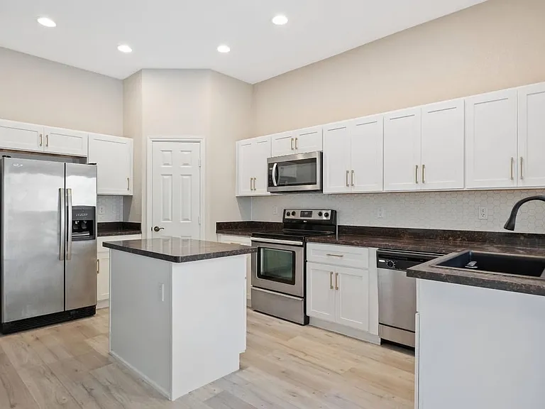 1603 SE 23rd Way — Photo 9