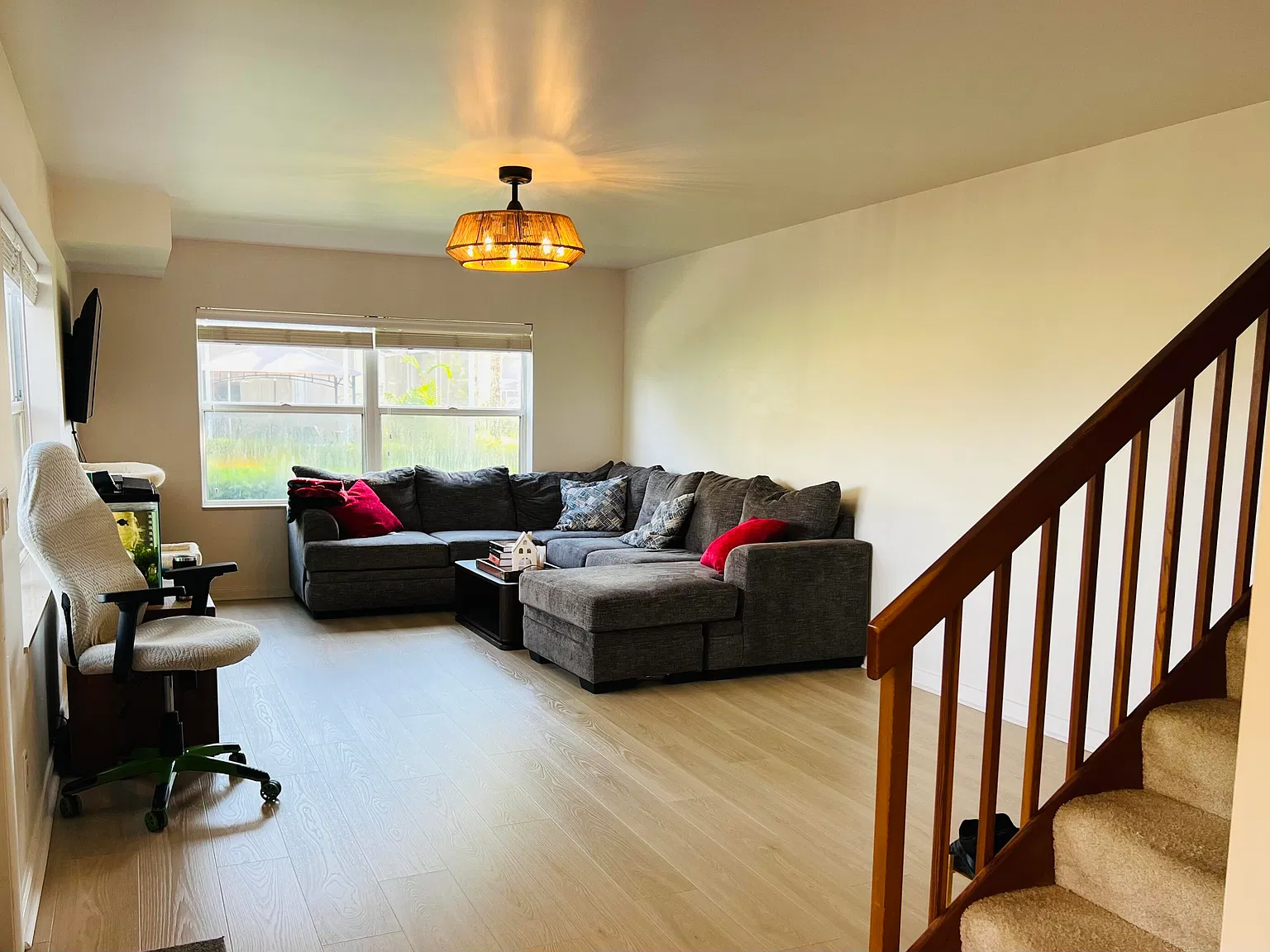 2 bed, 2.5 bath, 1374 sqft, $2,700 — Photo 4