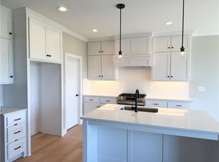 25029 W 94th Ter, Lenexa, KS 66227