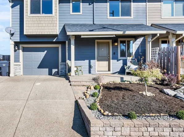 713 Garden Ct, Molalla, OR 97038