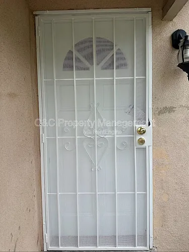 1143 W 91st St Photo 1