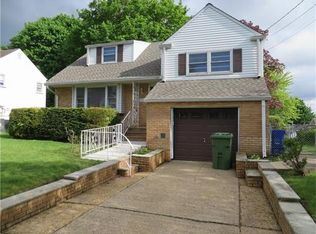 4 Columbia Pl, Parlin, NJ 08859