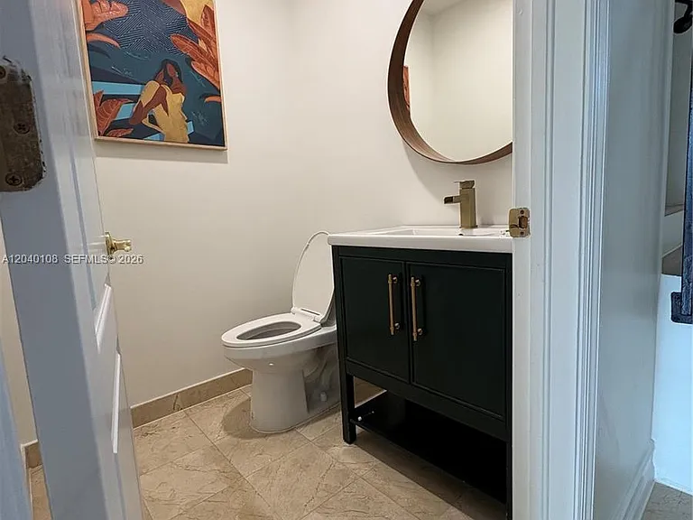 18410 NE 30th Ave #18410 — Photo 34