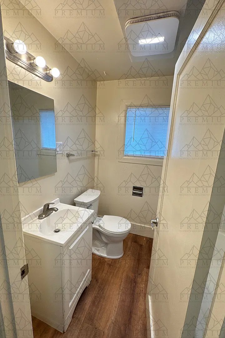 Court Royal Apartments — Photo 2