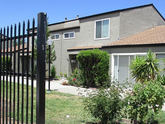 3rd image of 26 Rainier Ln