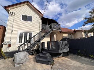 1315 Lincoln Rd, Windsor, ON N8Y2J2
