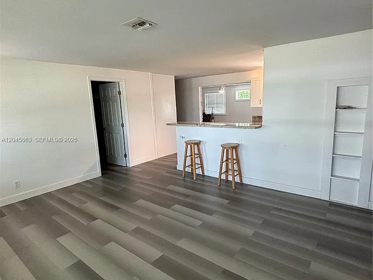 5809 Sullivan Rd — Photo 4