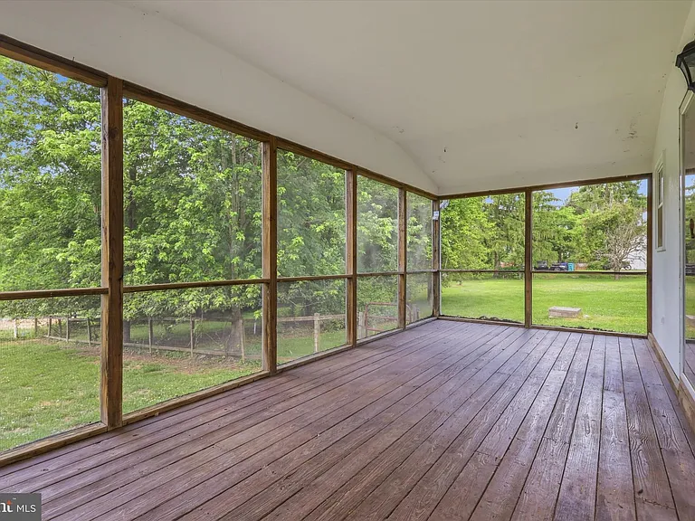 8606 Yellow Springs Rd — Photo 16