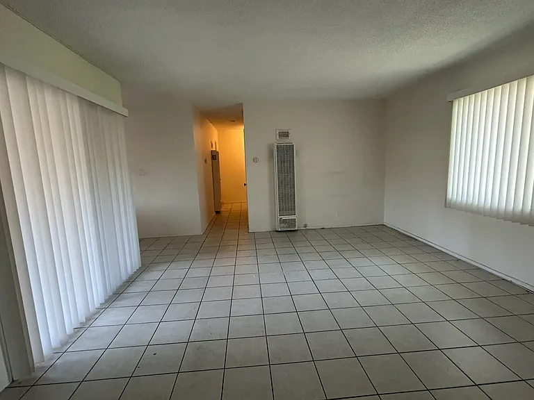1821 W Glencrest Ave #D — Photo 2