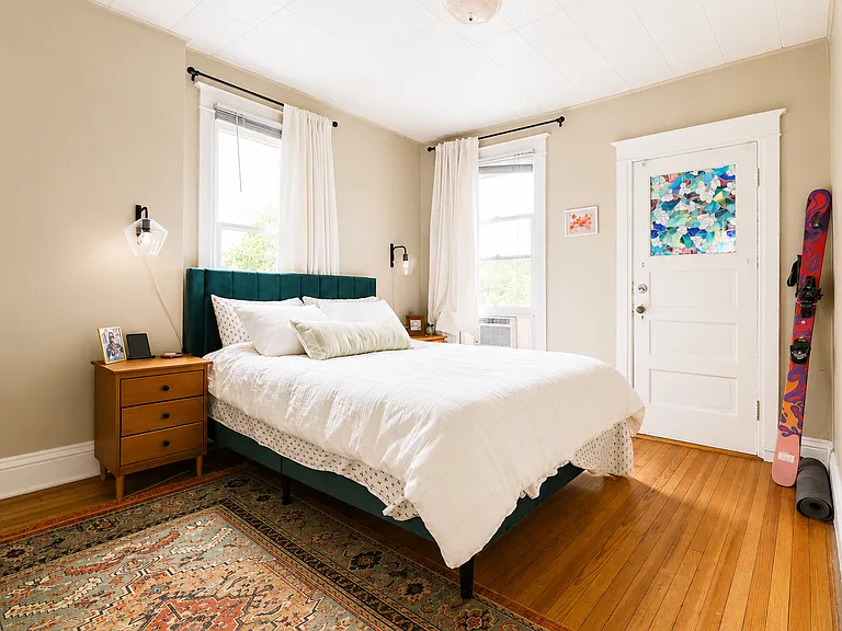 853 N Ogden St #4 — Photo 2
