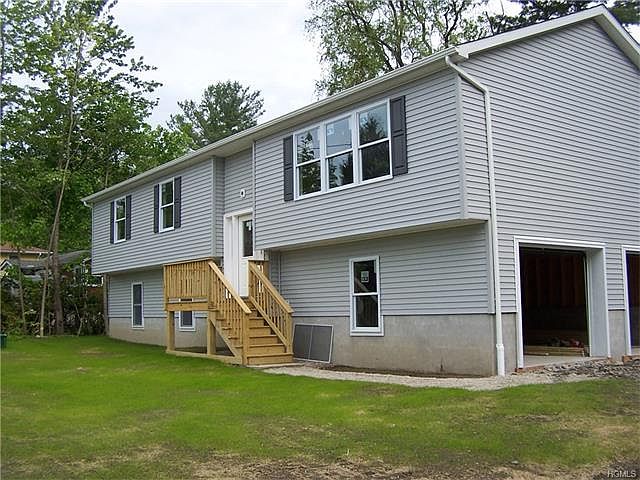1st image of 19 Clubhouse Dr