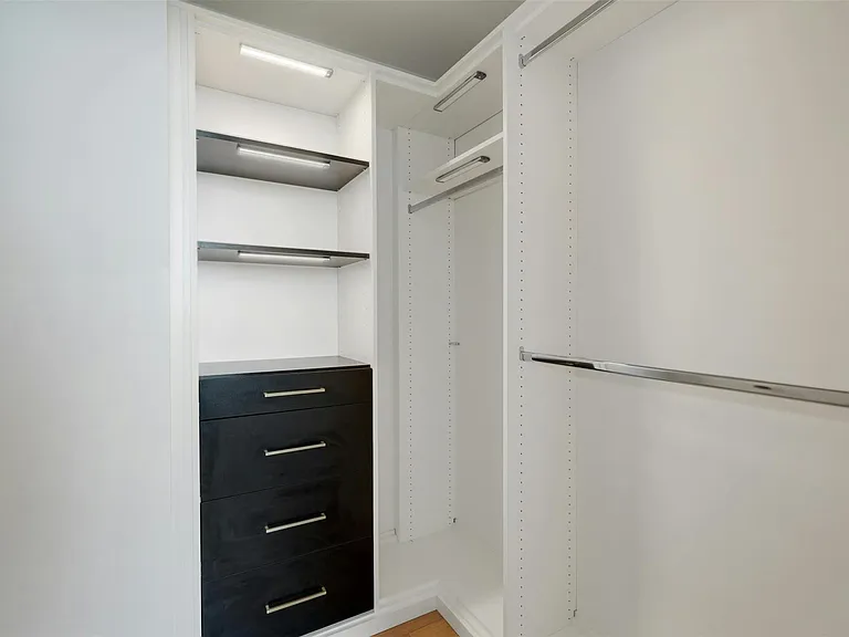 70 Rainey St #1807 — Photo 21