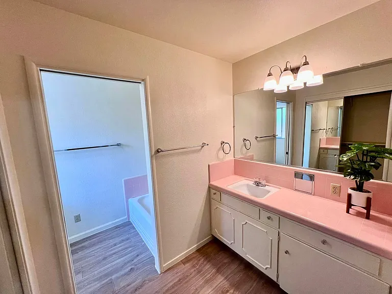 1528 Goldenwood Dr — Photo 7