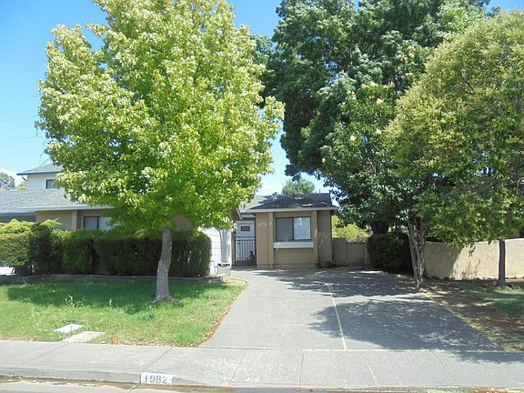 5th image of 1962 Larchmont Cir