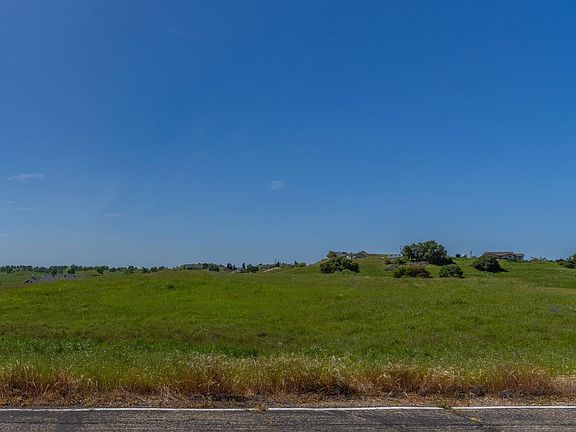 3rd image of 2290 Newman Hill Dr