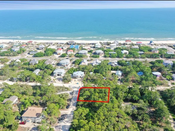 1141 W Pine Ave, Eastpoint, FL 32328