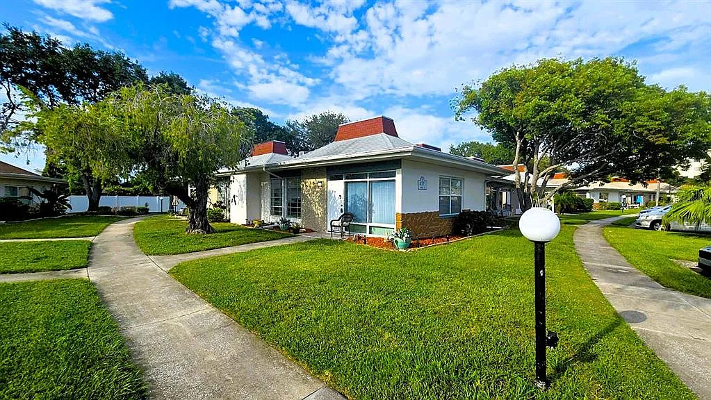 2 bed, 1.0 bath, 825 sqft, $1,400 — Photo 4