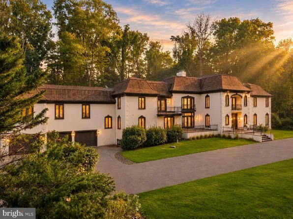 1075 Green Valley Rd, Bryn Mawr, PA 19010