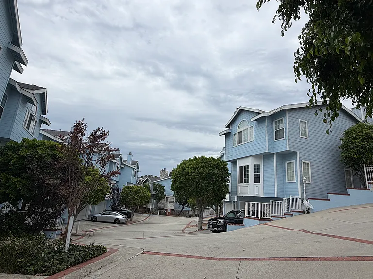 2350 Foothill Blvd #14 — Photo 34