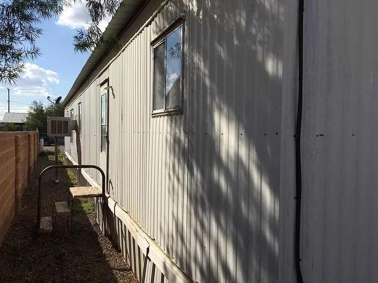 2609 S Tangerine St — Photo 2