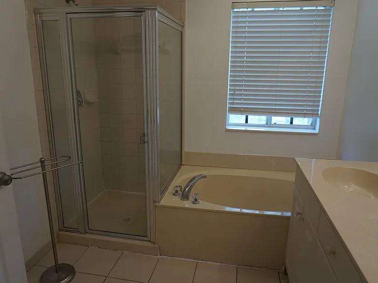 2030 Nassau Dr — Photo 9