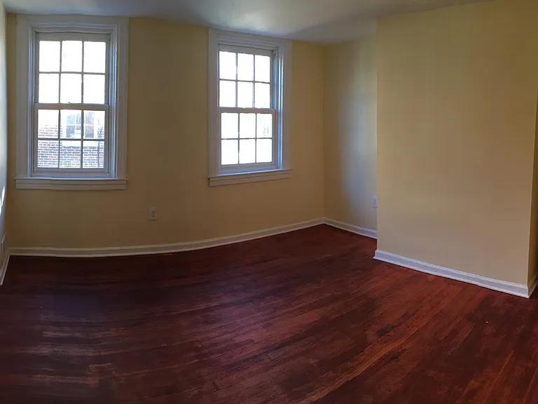 894 Tyson St — Photo 5
