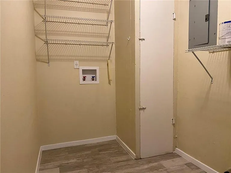 2231 Palmera Cv — Photo 17