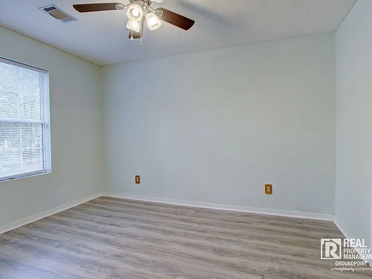 7945 Parklane Ct #905-E — Photo 15