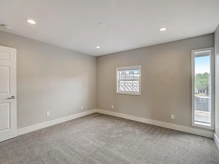 935 La Posada Dr #222 — Photo 17