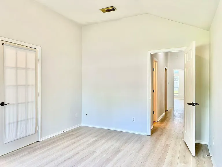 3131 Valley Ct — Photo 25