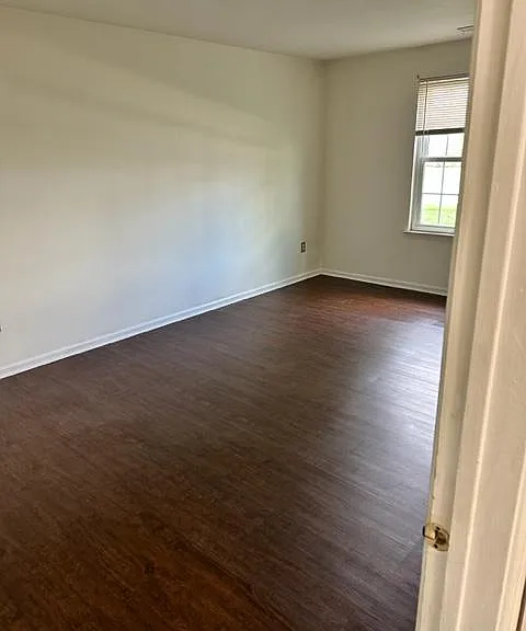 601 Ferris Ln #F1 — Photo 8
