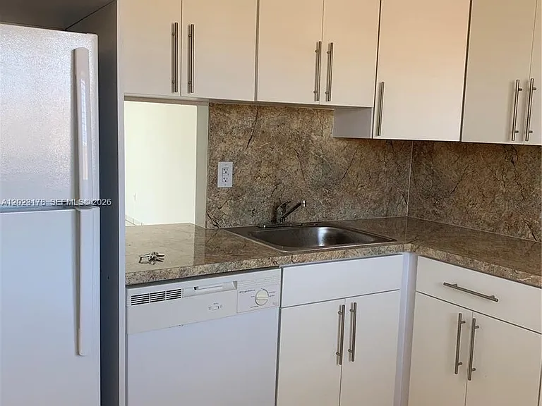 7703 Camino Real #A-405 — Photo 9