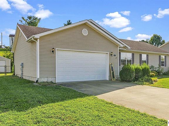 4th image of 373 Valley View Dr