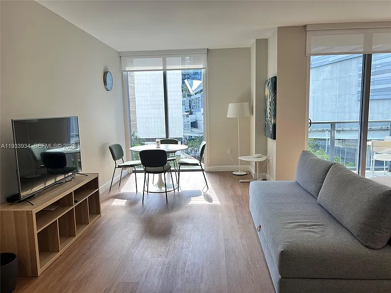 31 SE 6th St #703 — Photo 9