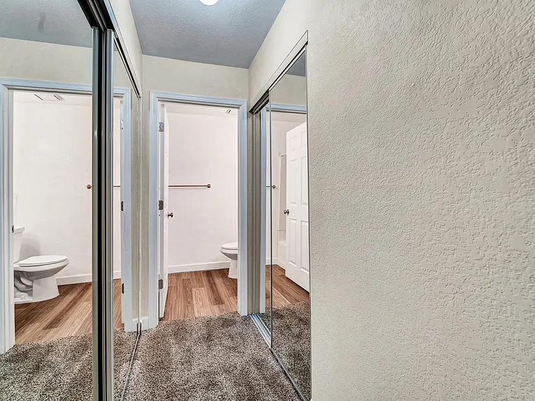 317 W Hononegh Dr #7 — Photo 22