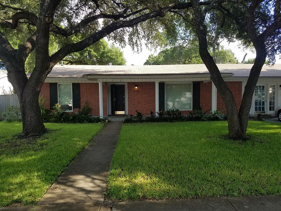 1st image of 218 Downshire Dr