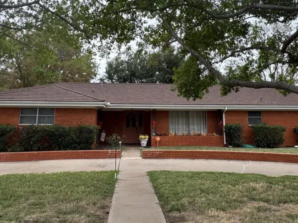 1109 E 18th St, Colorado City, TX 79512