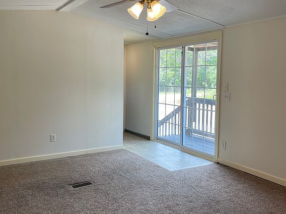 3rd image of 221 Meteyard Ln