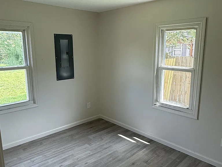 42 Halsey Dr — Photo 7