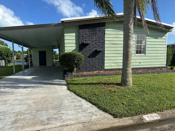 7300 20th St Lot 208, Vero Beach, FL 32966