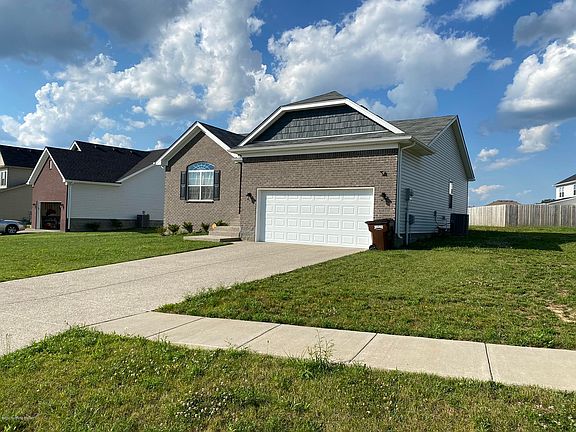 3rd image of 147 Garnette Ct