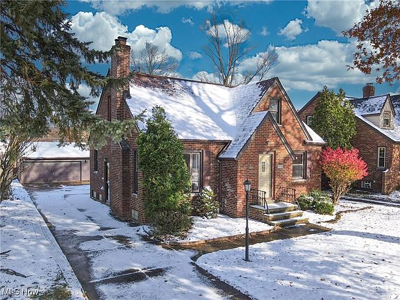 2nd image of 9516 Elsmere Dr