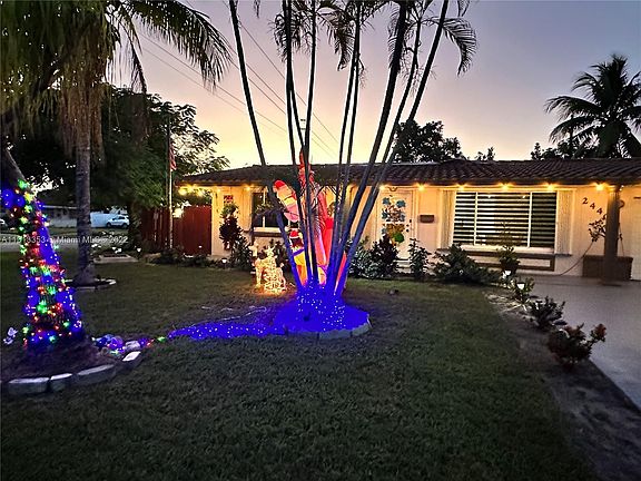 4th image of 2440 Oleander Dr #0