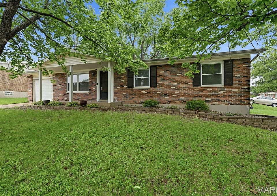 1st image of 2701 Woodbury Dr