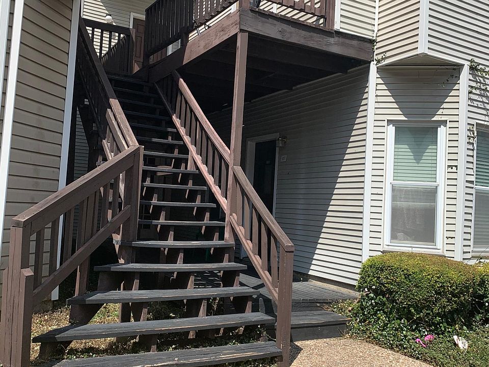 1st image of 901 W 22nd St APT 206