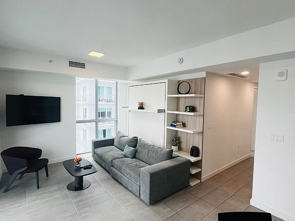4th image of 227 NE 2nd St Floor 27-ID1261243P