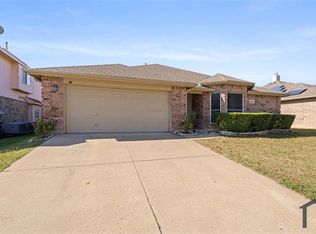 6718 Meadowcrest Dr, Arlington, TX 76002