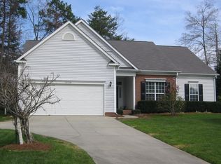 10736 Northwoods Forest Dr, Charlotte, NC 28214