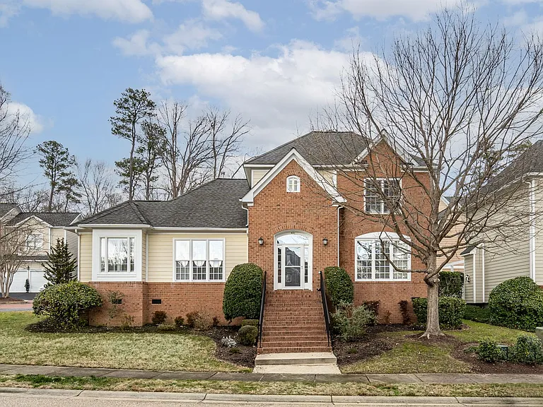 421 Suri Dr — Photo 1