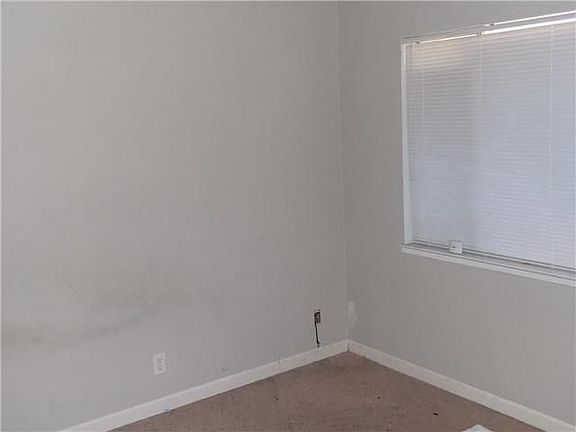 3rd image of 711 Catherine Ct